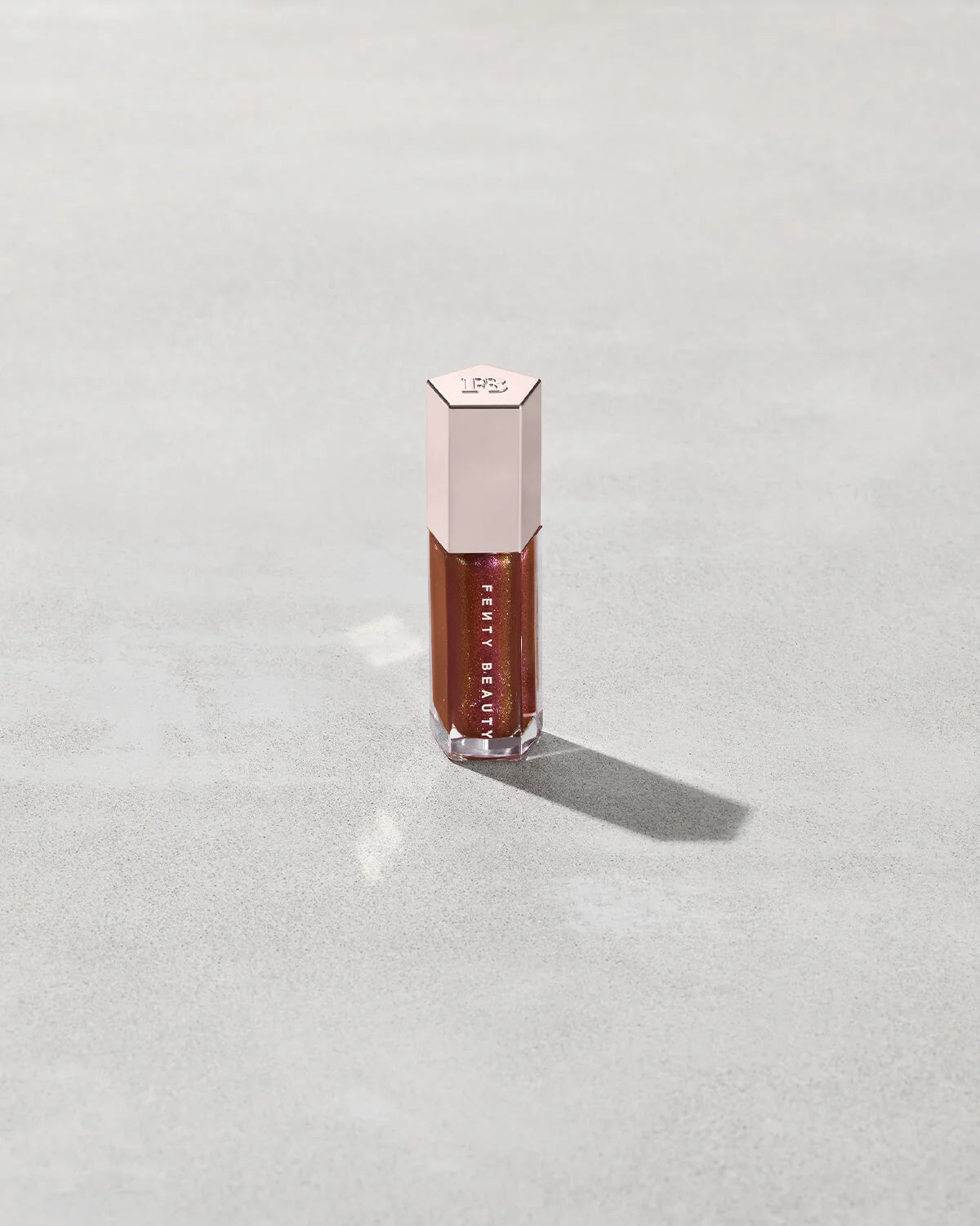 Gloss Bomb Universal Lip Luminizer Hot Chocolifantasy / Fenty Beauty
