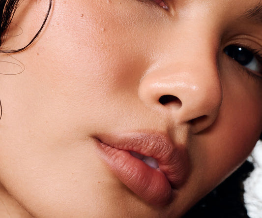 Lip Shape Twist / Rhode